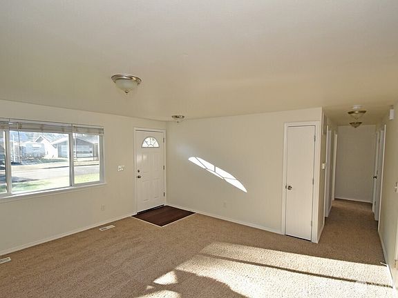 2nd image of 4717 116th Street NE