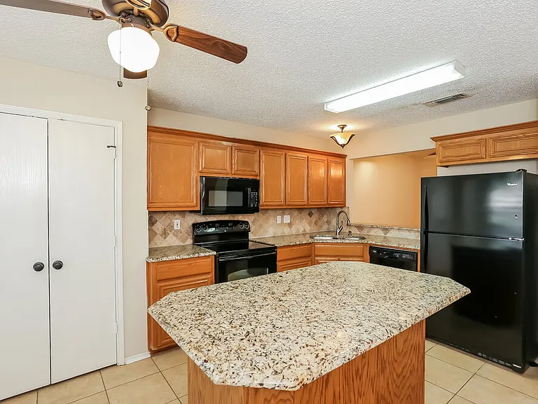 5903 Fawn Meadow Trl — Photo 11
