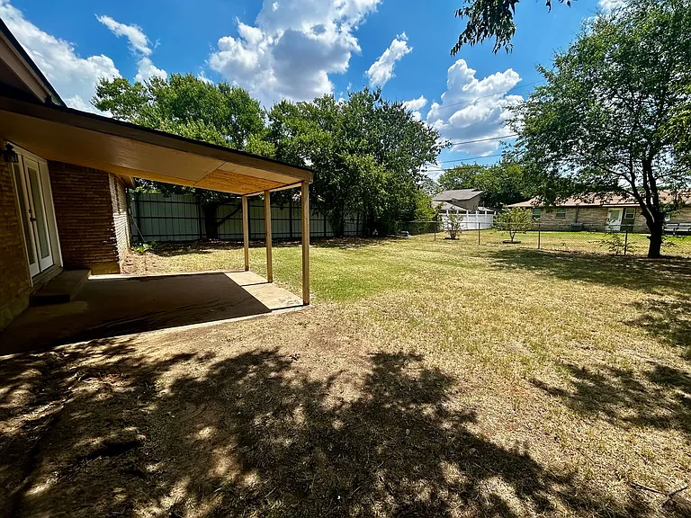 5908 Derek Dr — Photo 18