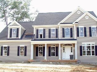 8 Carla Dr, Danbury, CT 06810