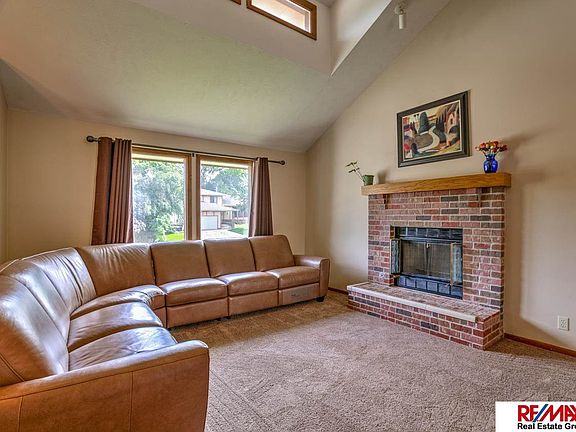 2nd image of 2918 Leawood Dr
