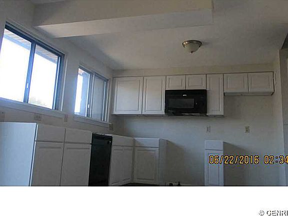 2nd image of 61 Willowick Dr