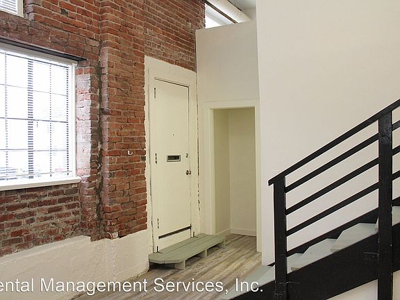 4th image of 843 N Knott St #11112224