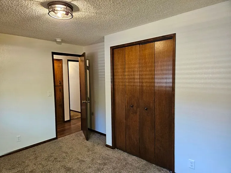 2245 Heath St S — Photo 20