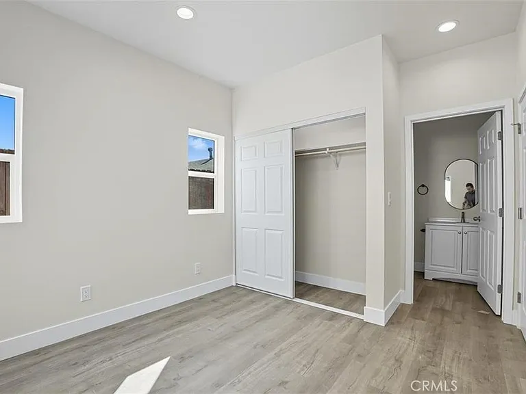 19258 Strathern St — Photo 27