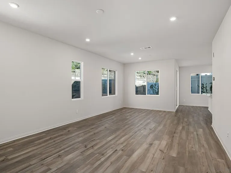 1523 Wingwood Ln — Photo 9