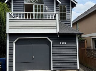 9528 Densmore Ave N, Seattle, WA 98103