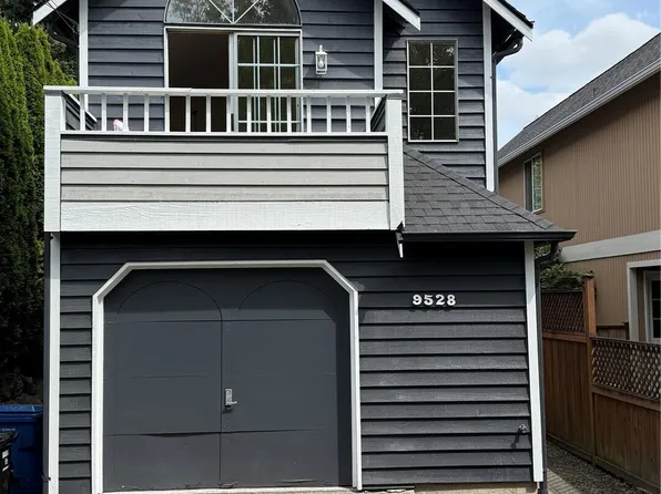 9528 Densmore Avenue N, Seattle, WA 98103
