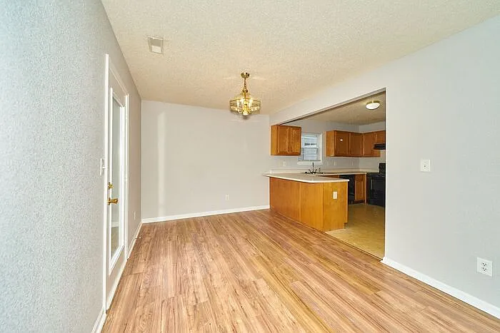8133 Maple Stream Ln — Photo 7