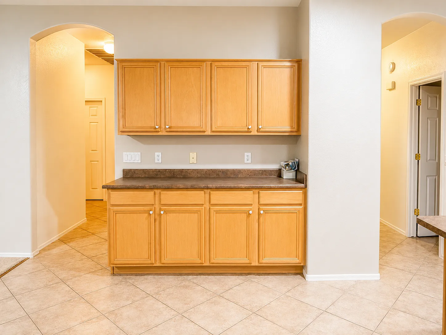 4 bed, 2082 sqft, $2,495 — Photo 4