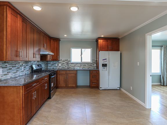 4th image of 3195 San Bruno Ave