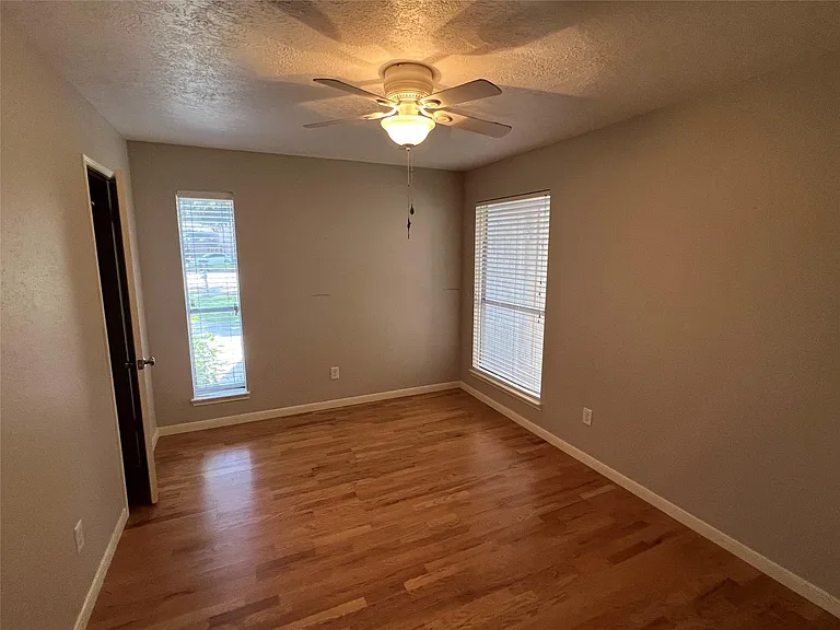 1819 Hanbury Ct — Photo 13