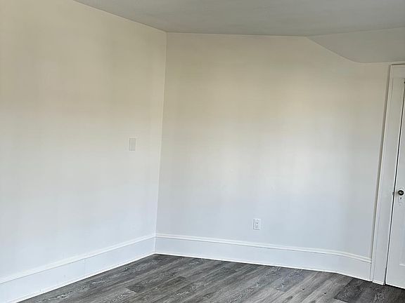 2nd image of 366 W Thames St #4