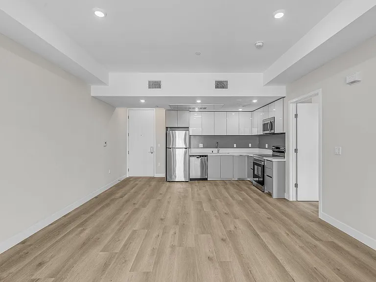 825 Coronado-Building — Photo 70