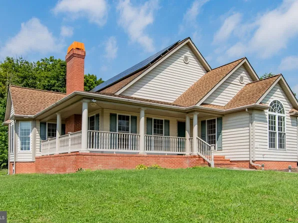 67 Julia Dr, Lock Haven, PA 17745