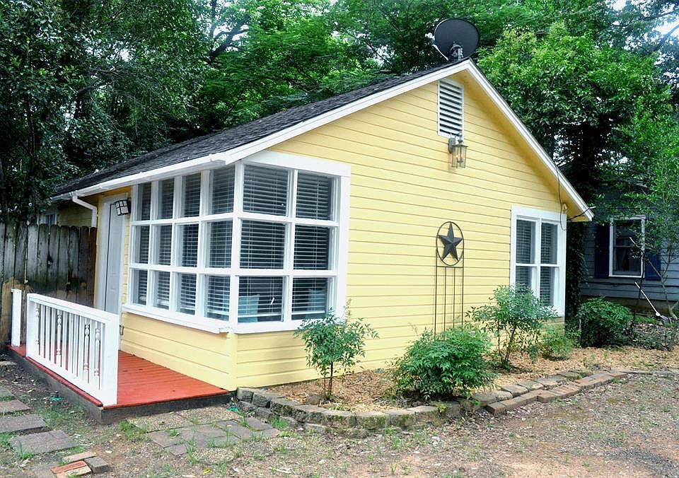 1st image of 608 Woodway Ln