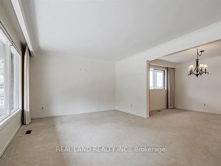 274 Timothy Ct #UPPER — Photo 10