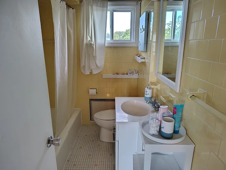 244 Shawomet Ave — Photo 19
