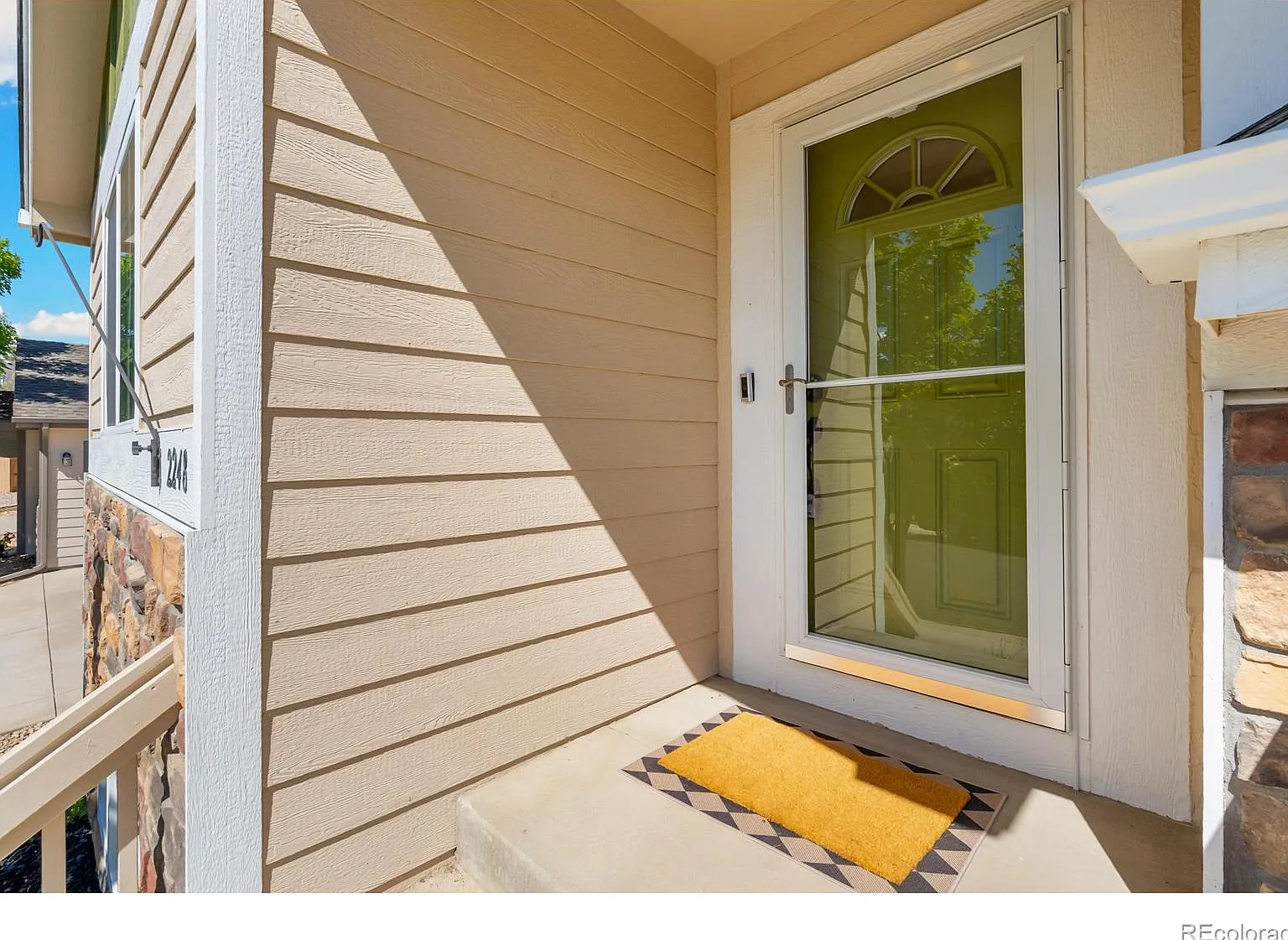 3 bed, 2306 sqft, $3,300 — Photo 4