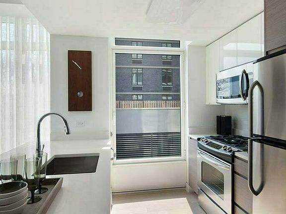 3rd image of 2-14 50th Ave APT 1005E