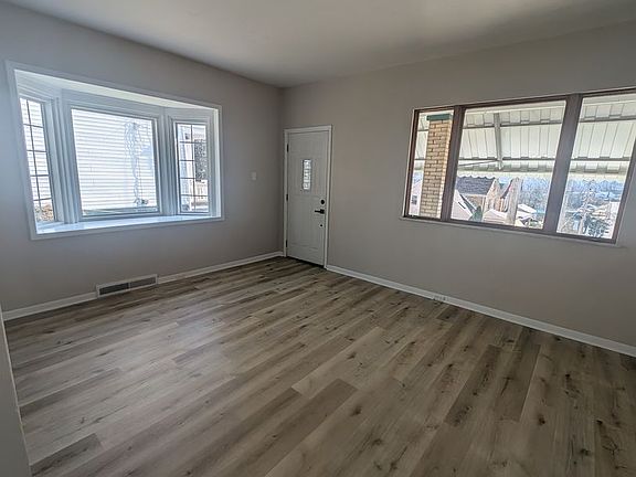 2nd image of 1466 Keever Ave