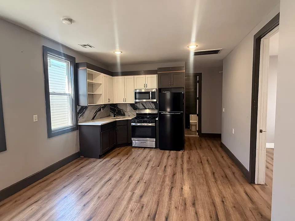 273 Liberty Ave #26E