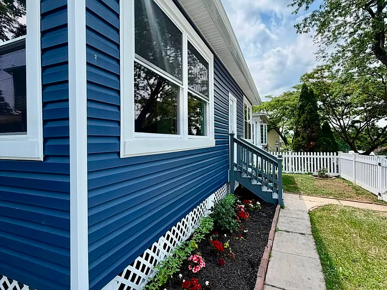 333 Washburn Ave — Photo 5