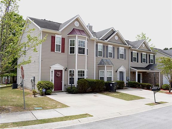 2nd image of 2562 Rocky Ct