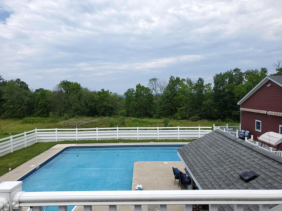 2nd image of 2500 Rickert Rd