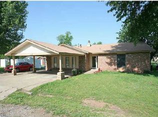 1606 S Town & Country Dr W, Sand Springs, OK 74063