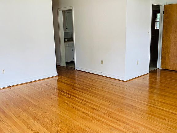 4th image of 31 W Carrollton Ave