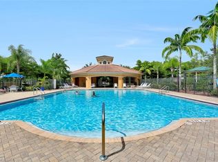 9977 Chiana Cir, Fort Myers, FL 33905