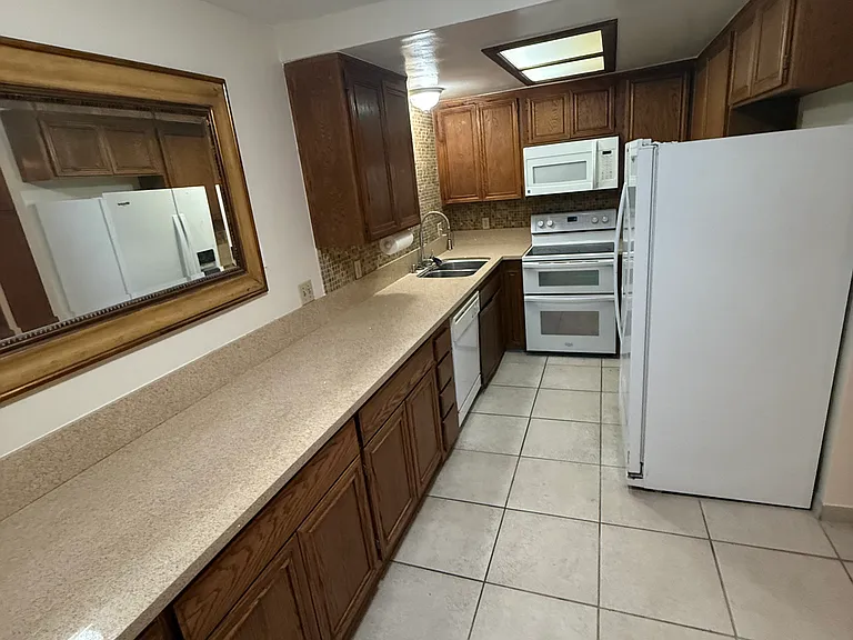 200 Elm Ave #7 — Photo 15