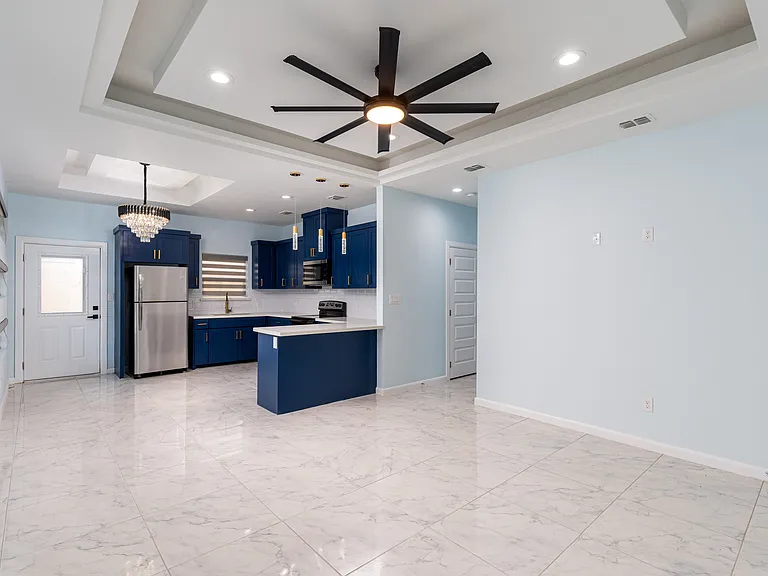 1707 Angelina Dr #4 — Photo 2