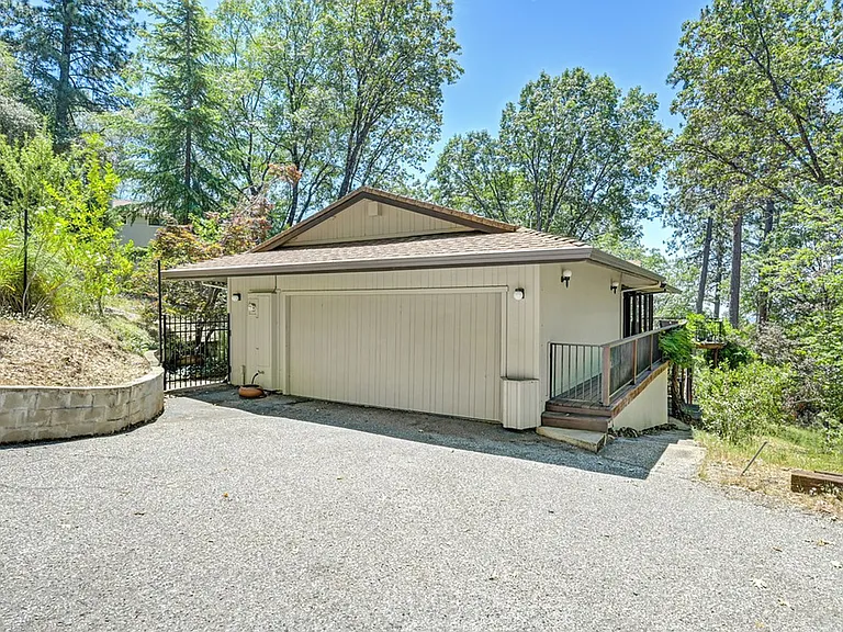 16832 Alice Way — Photo 85