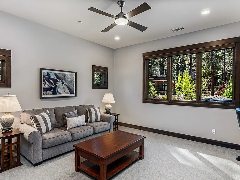 9265 Heartwood Dr — Photo 32
