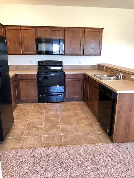 3 bed, 1275 sqft, $1,500 — Photo 4