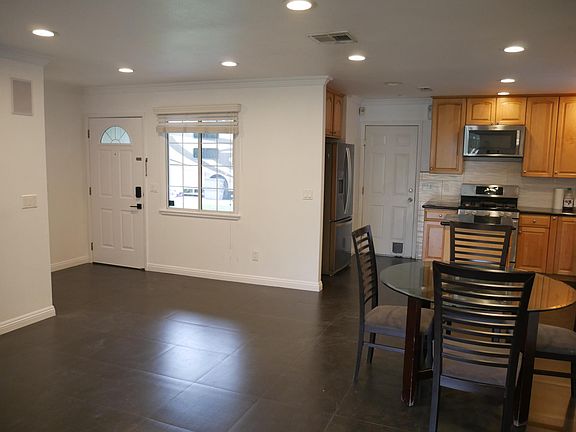 4th image of 23433 Gilmore St