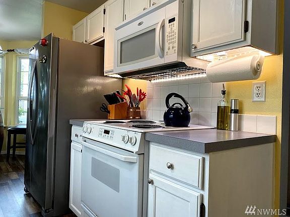 4th image of 5901 Chardonnay Dr SE