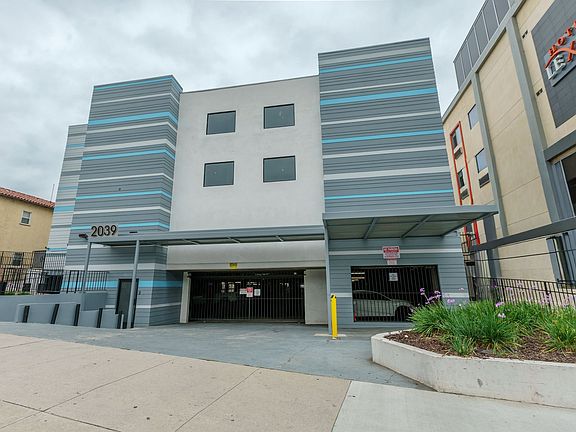 4th image of 2039 N Las Palmas Ave #221