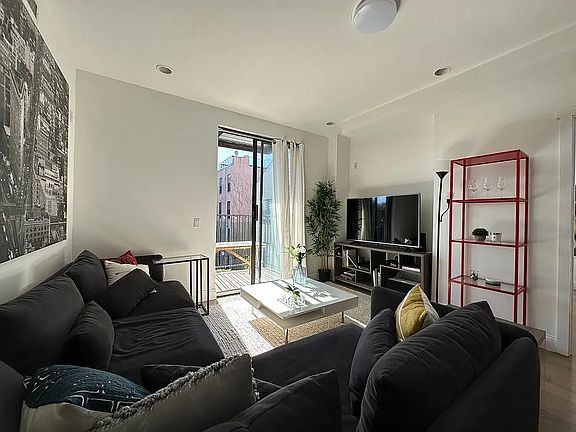3rd image of 80 Lexington Ave APT 203