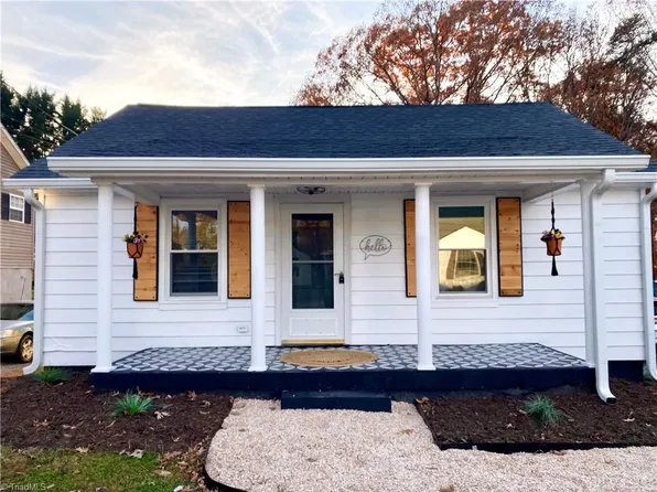 135 W End Dr, Mount Airy, NC 27030