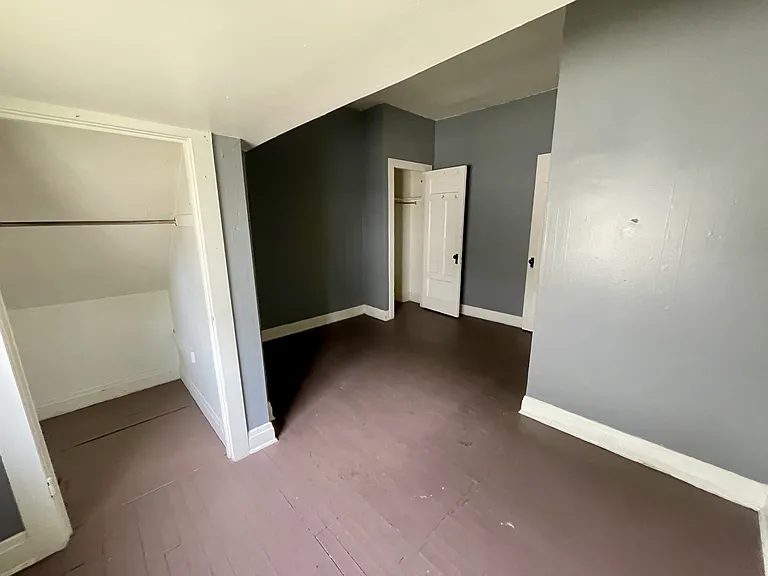 547 Lakeview Ave N #1 — Photo 2