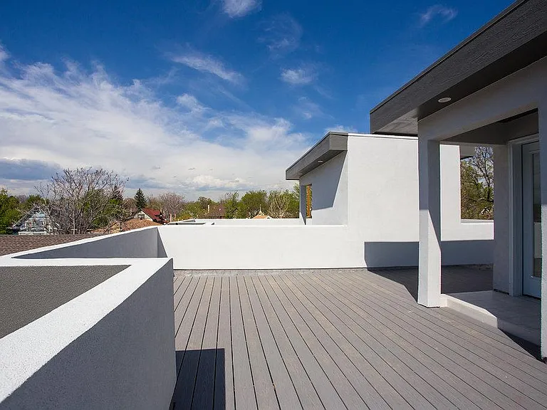 Huge Rooftop Deck