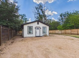421 E Orchard St, Fredericksburg, TX 78624