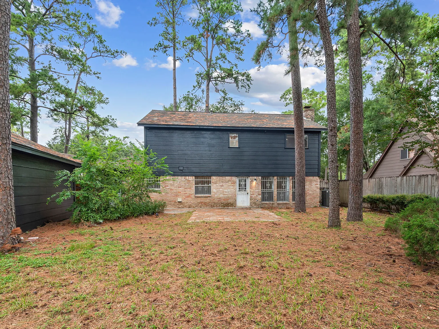 4 bed, 2493 sqft, $2,000 — Photo 4