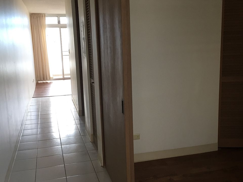 1st image of 500 University Ave APT 1111