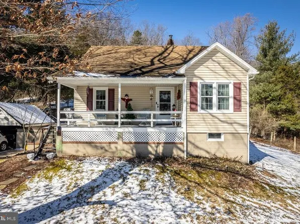 9009 Rawley Pike, Hinton, VA 22831