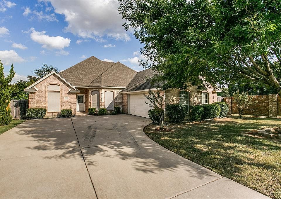 1st image of 7211 Garden Green Dr