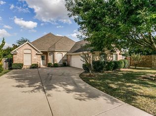 7211 Garden Green Dr, Arlington, TX 76001